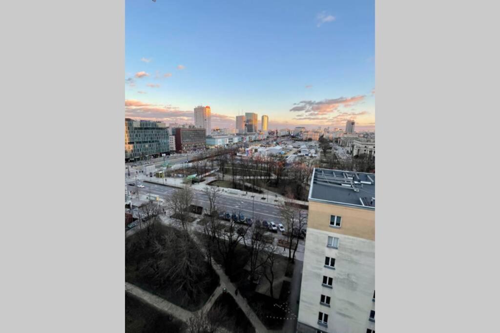 Super Apartament Brown 2X Metro Nowy Wifi Netflix Spotify Panorama Miasta Varşova Dış mekan fotoğraf